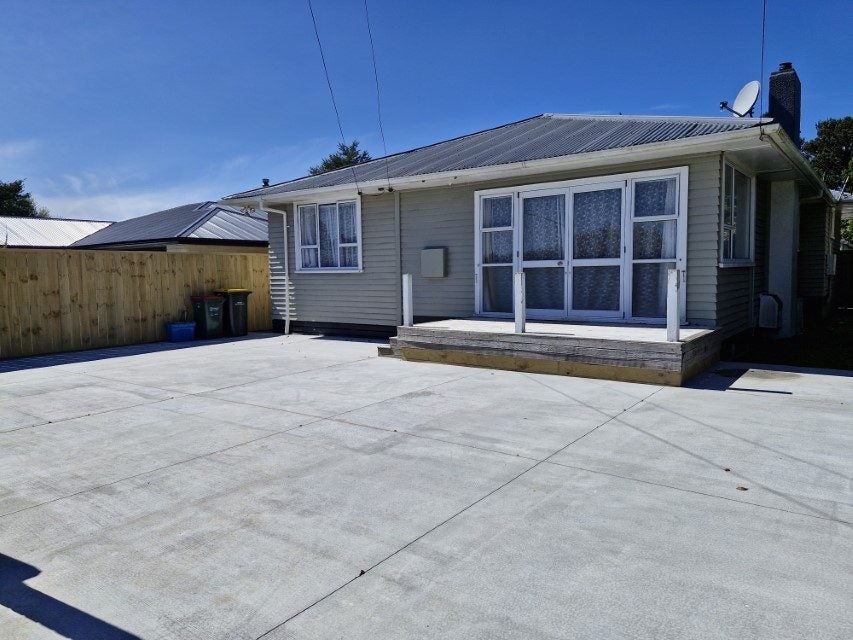 521 Mangorei Road, Highlands Park, New Plymouth - Carousel 1