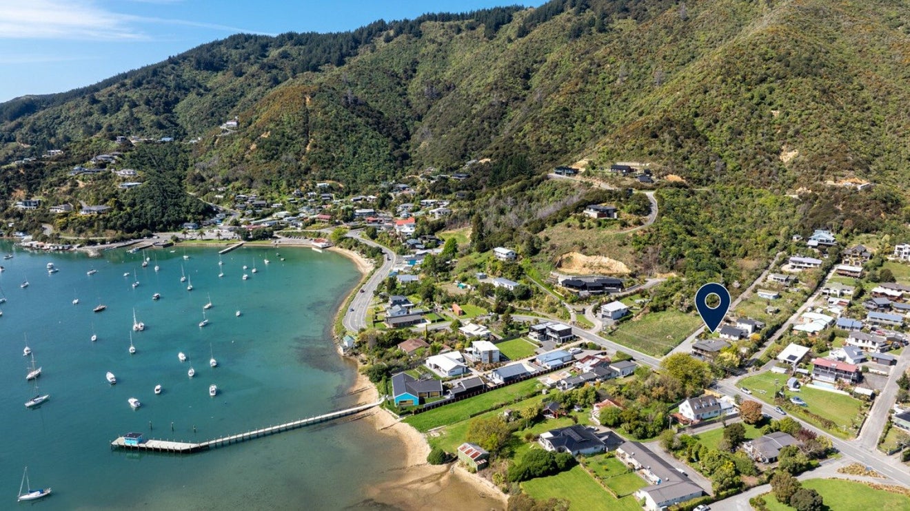 318 Waikawa Road, Waikawa, Picton - Carousel 34