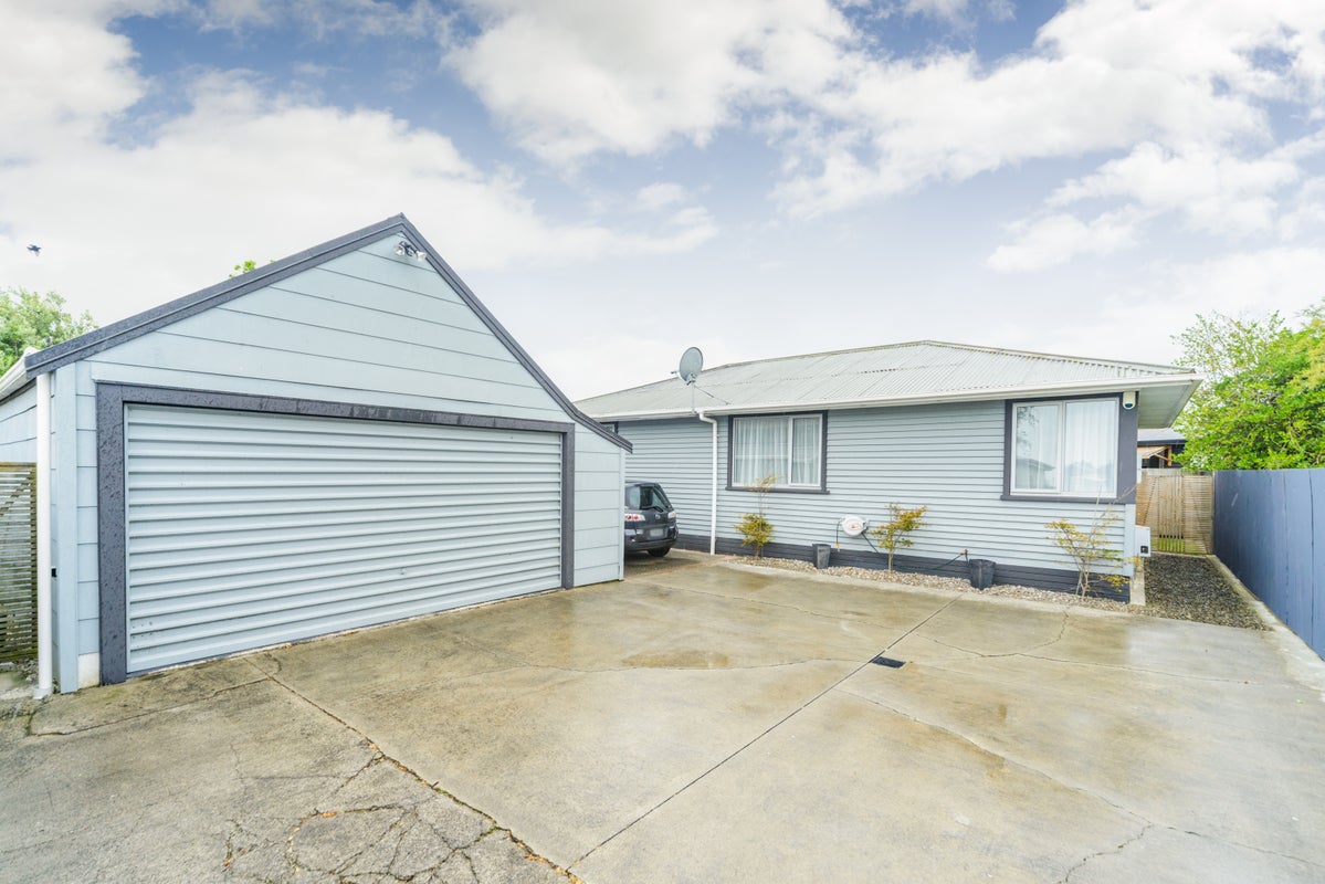 11A Botanical Road, Takaro, Palmerston North - Carousel 1