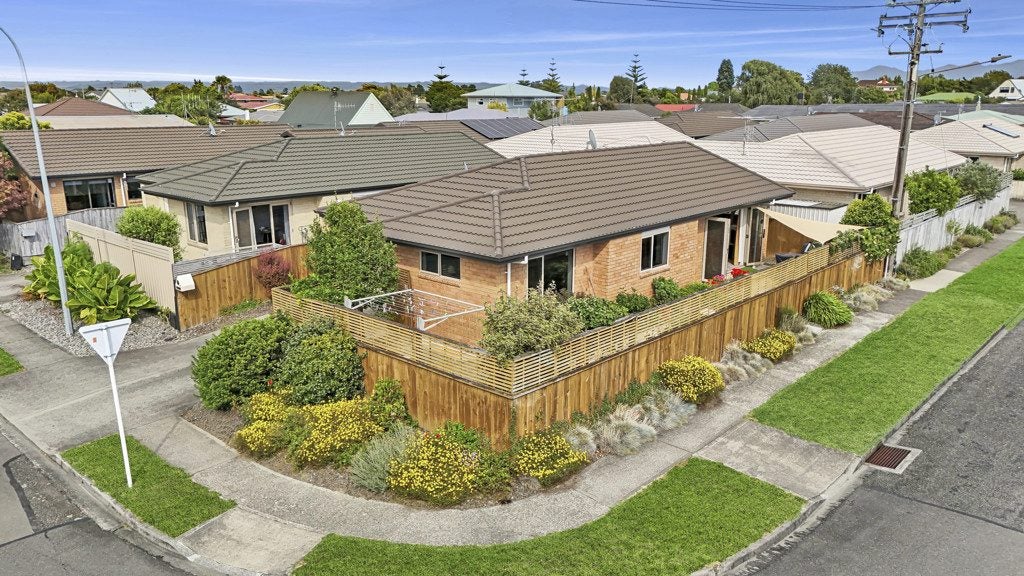 25 Roto Street, Tahunanui, Nelson - Carousel 2