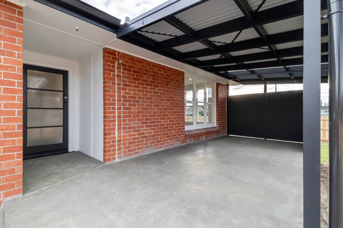2 Newbury Street, Awapuni, Palmerston North, Manawatu / Whanganui - Carousel 2