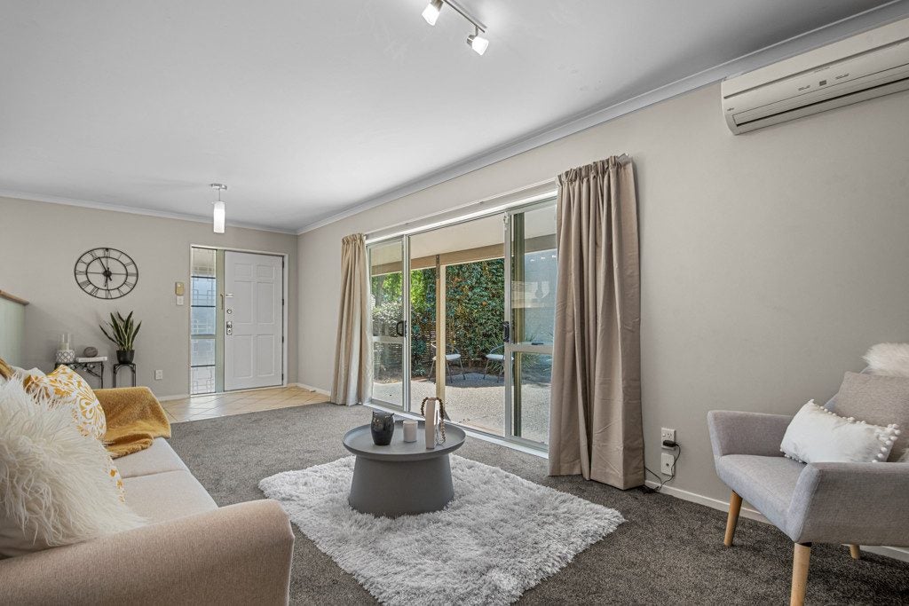 5 Westvale Avenue, Ranui, Auckland - Carousel 2