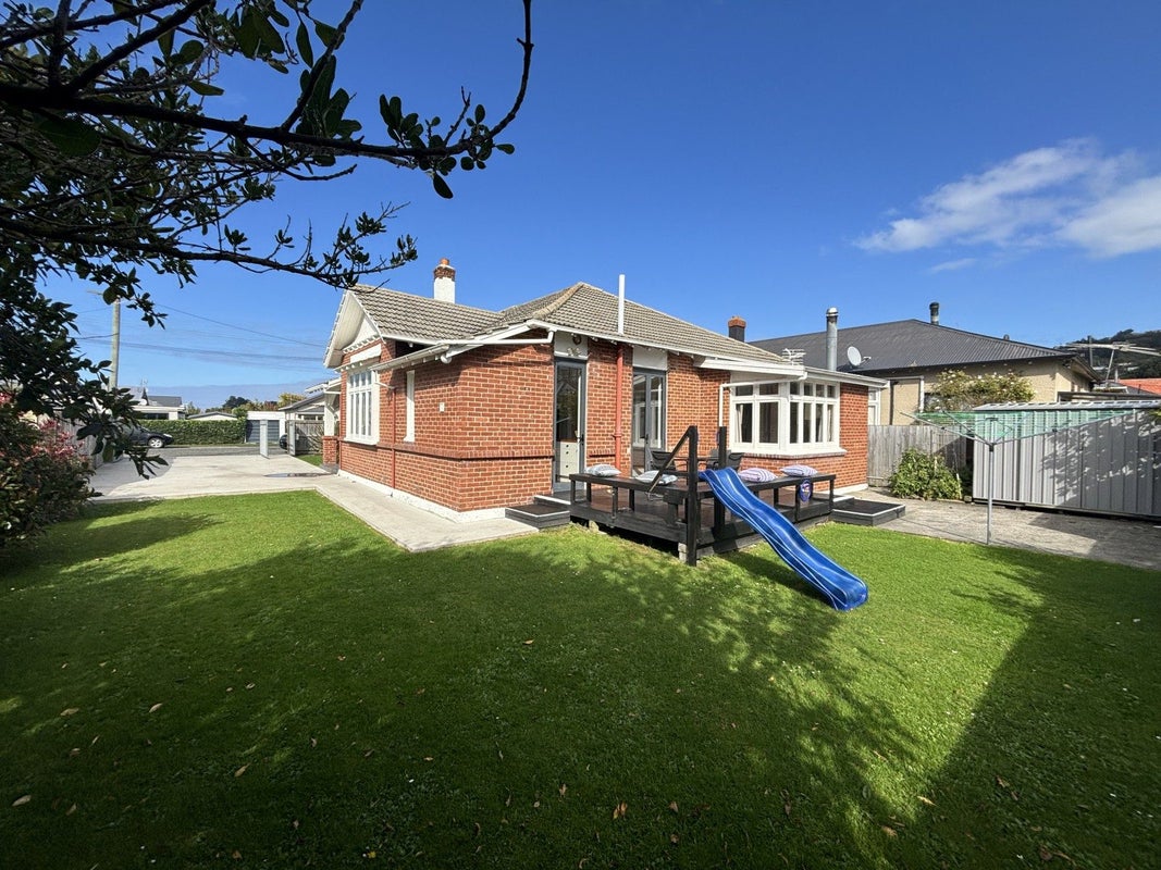 356 Bay View Road, Saint Clair, Dunedin - Carousel 1