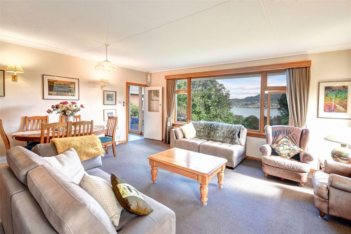 7 Marion Street, Macandrew Bay, Dunedin - Carousel 2