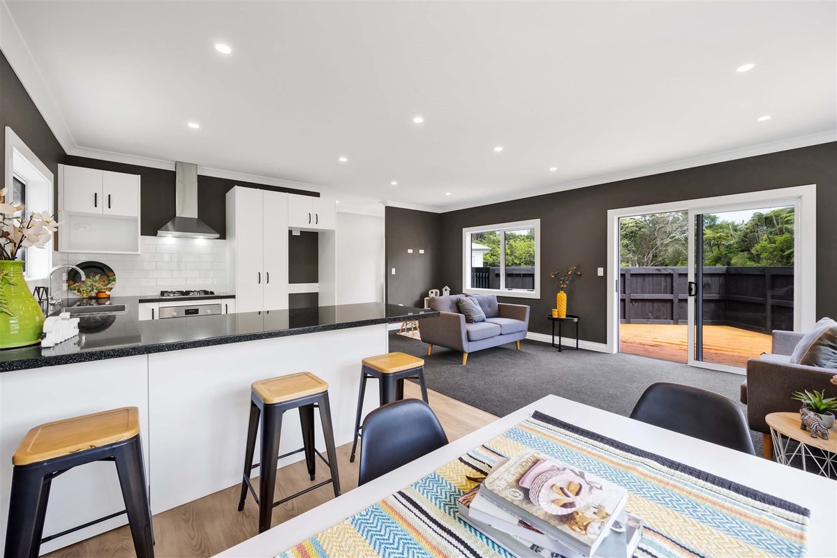23B Heta Road, Highlands Park, New Plymouth - Carousel 1