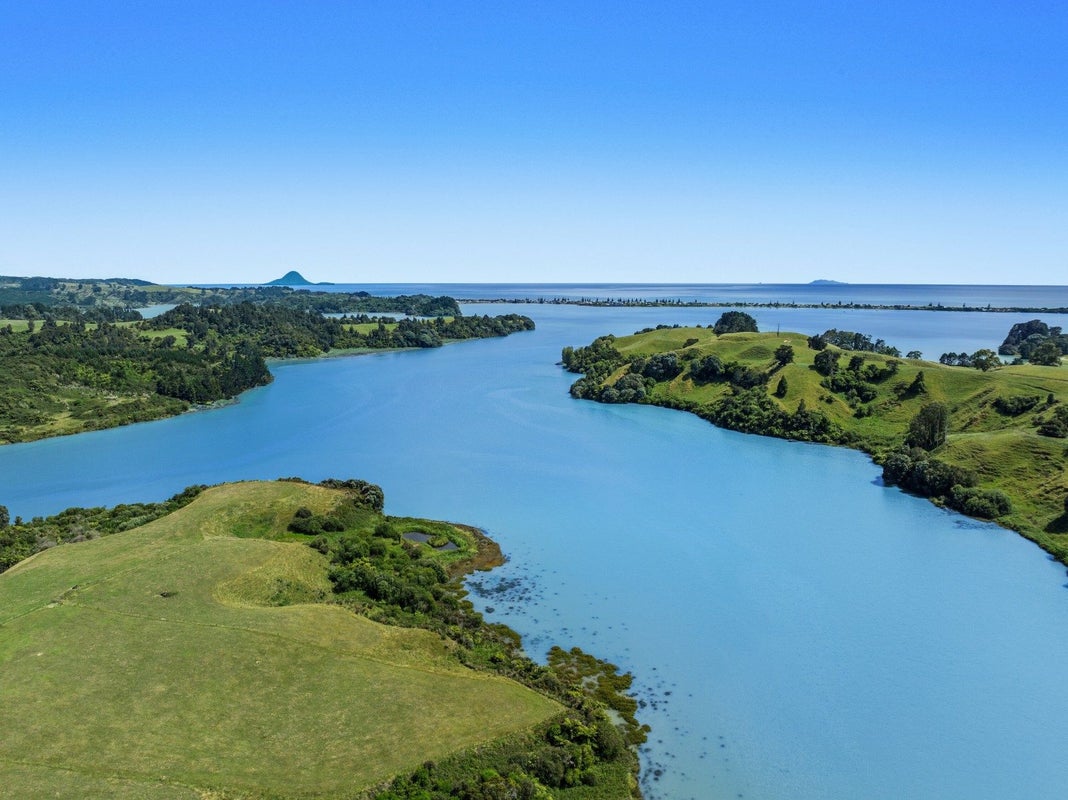 45 Burke Road, Wainui, Opotiki - Carousel 24