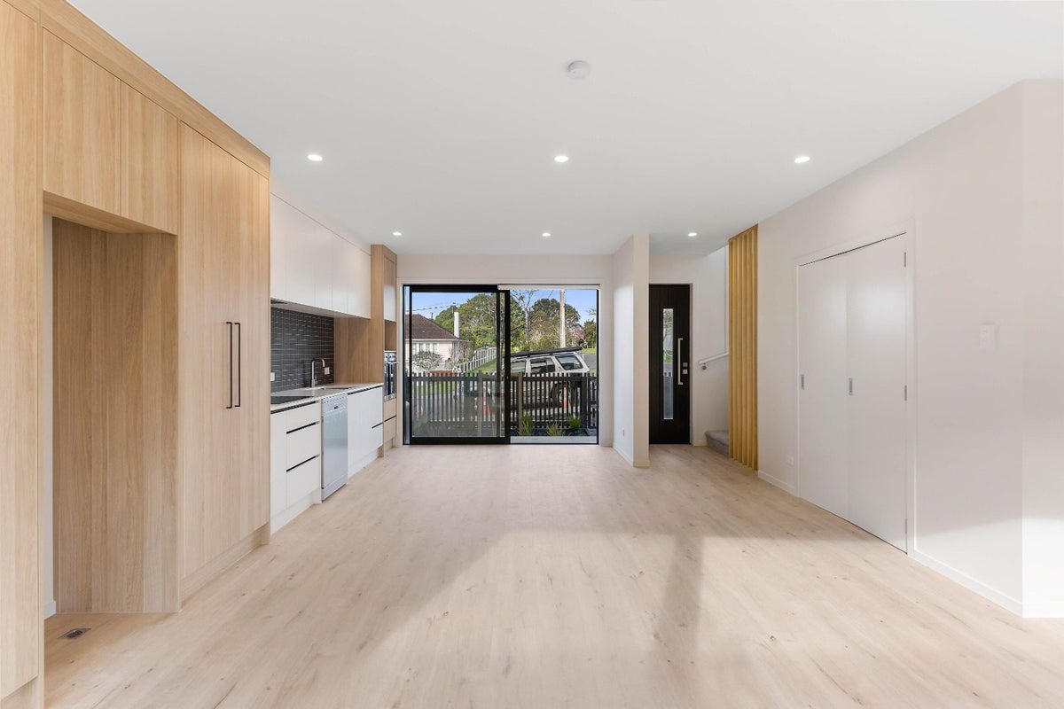 1/56 Salisbury Road, Birkdale, Auckland - Carousel 2