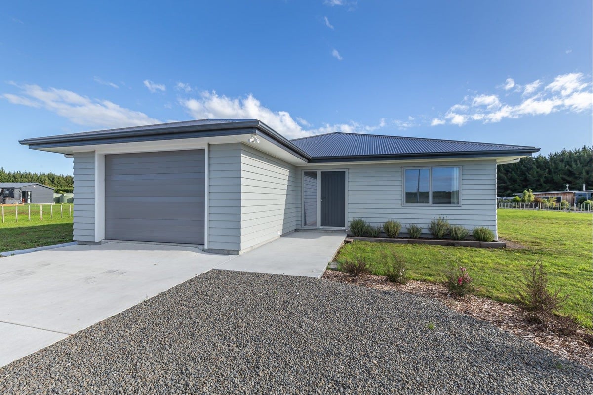 41 Kanuka Drive, Waitarere, Levin - Carousel 2