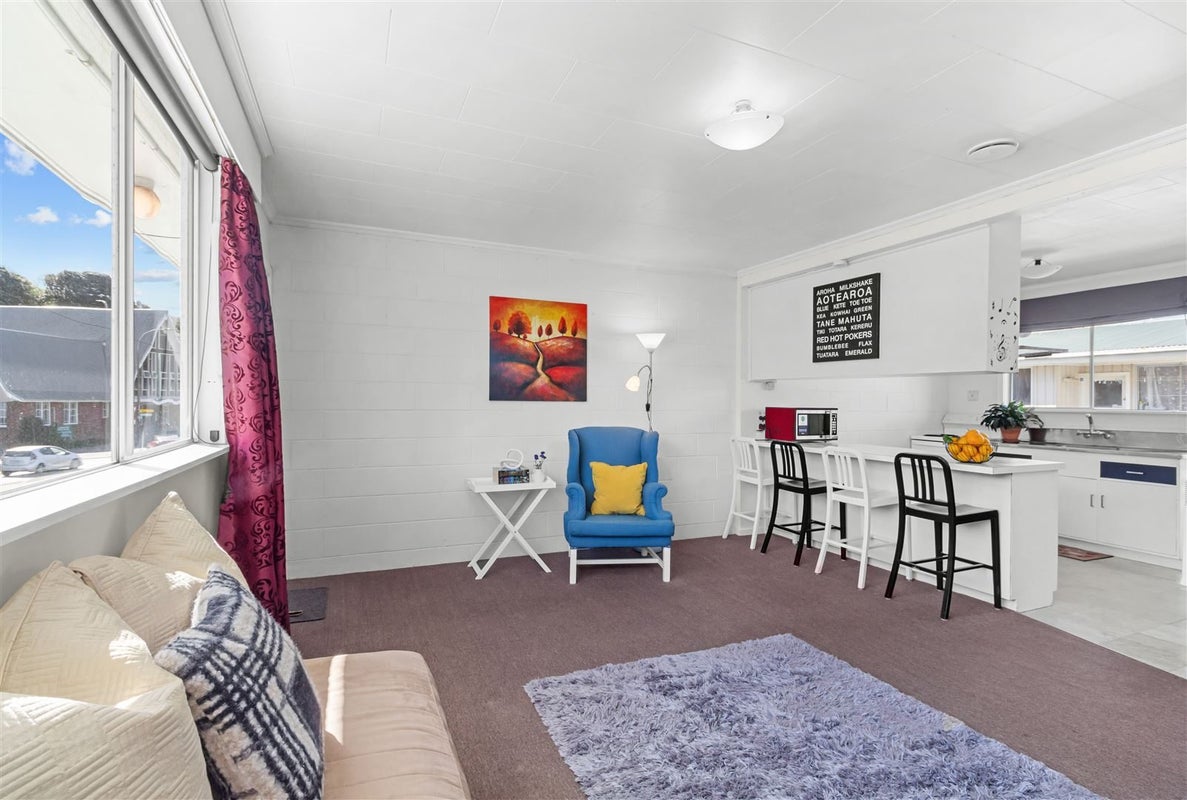 6/246 Main Road, Tawa, Wellington - Carousel 2