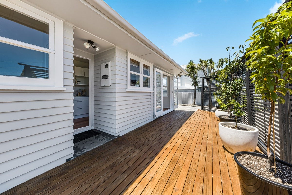 22 Eastdale Road, Avondale, Auckland - Carousel 1