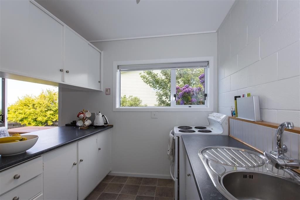 3B OAKLEIGH ST, MAUNGARAKI, LOWER HUTT - Carousel 2
