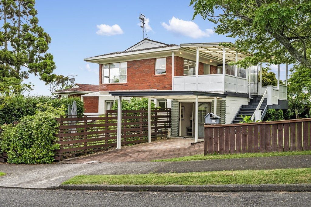 1/3 Lush Avenue, St Johns, Auckland - Carousel 2