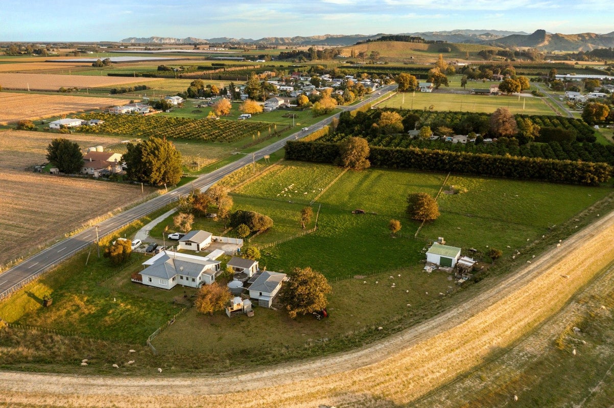 61 Lavenham Road, Gisborne - Carousel 2