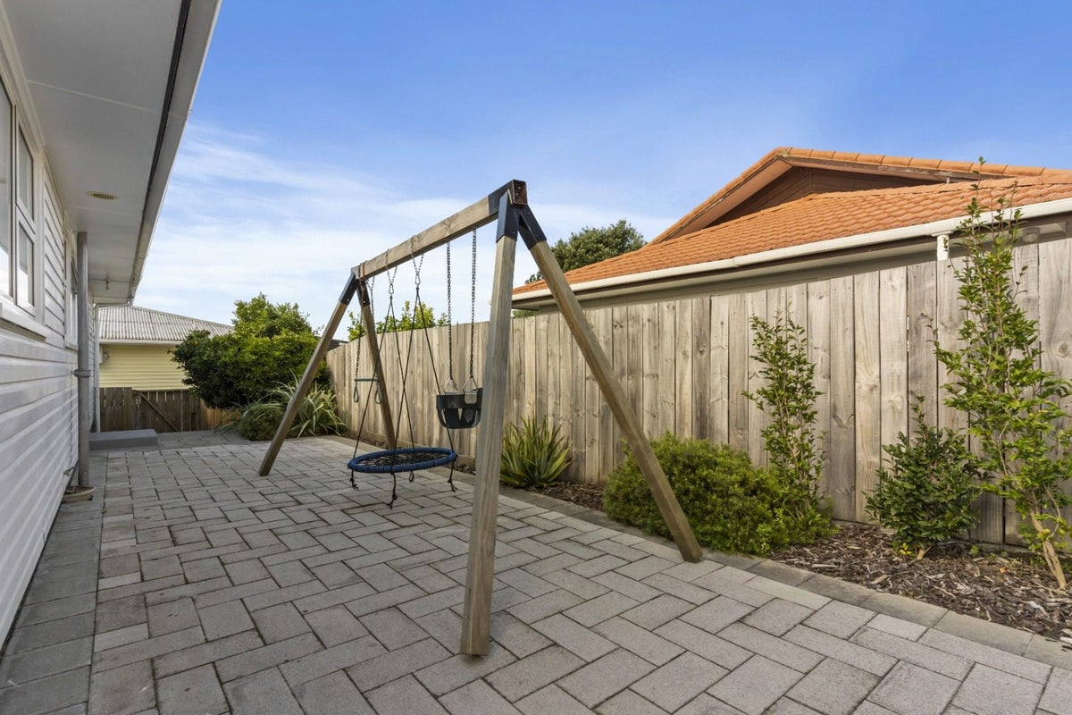 588B Fraser Street, Greerton, Tauranga - Carousel 18