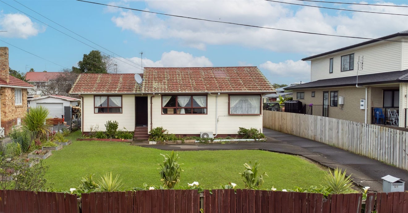 54 Awatere Street, Clover Park, Auckland - Carousel 1