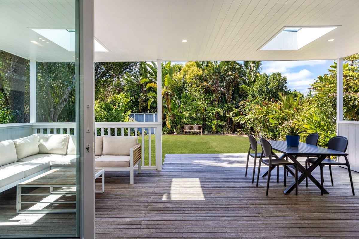 13 Seacombe Road, Point Chevalier, Auckland - Carousel 2