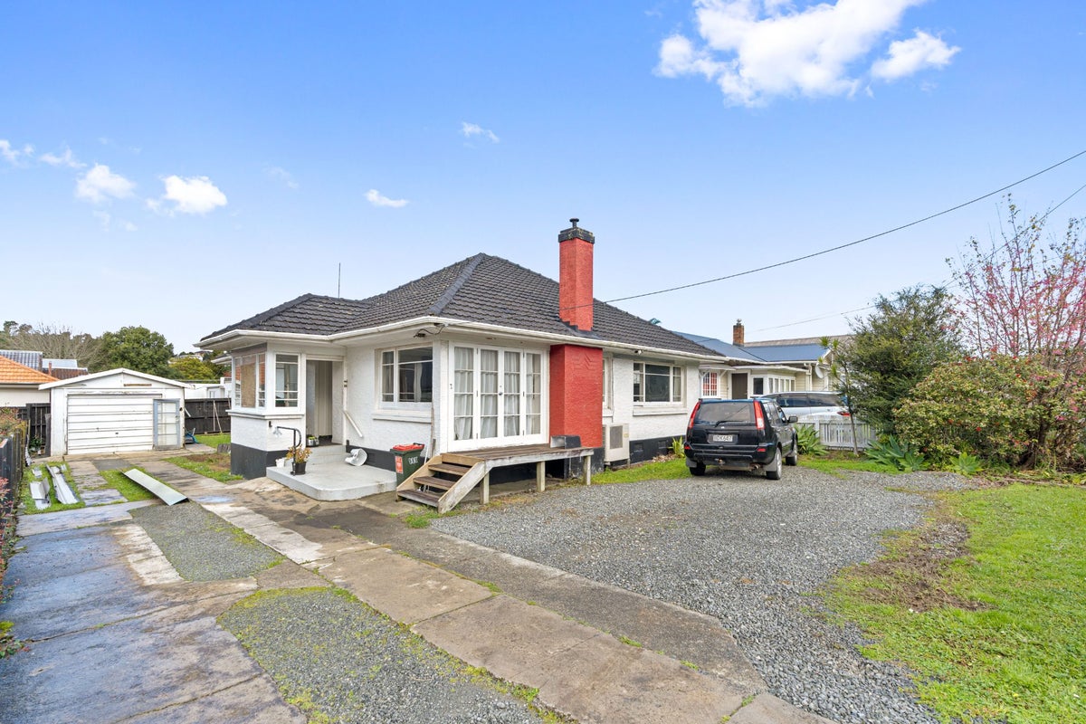 23 Maunu Road, Avenues, Whangarei - Carousel 1