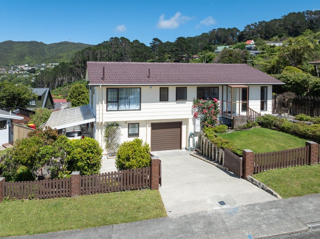 51 Percy Dyett Drive, Karori, Wellington - Carousel 1