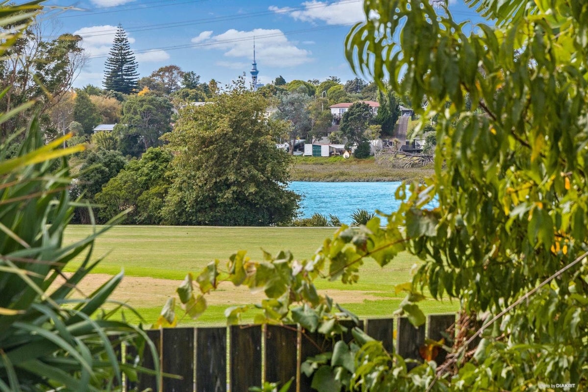 63 Beaubank Road, Kelston, Auckland - Carousel 2