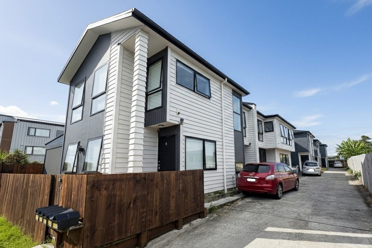 141A Russell Road, Manurewa, Auckland - Carousel 1