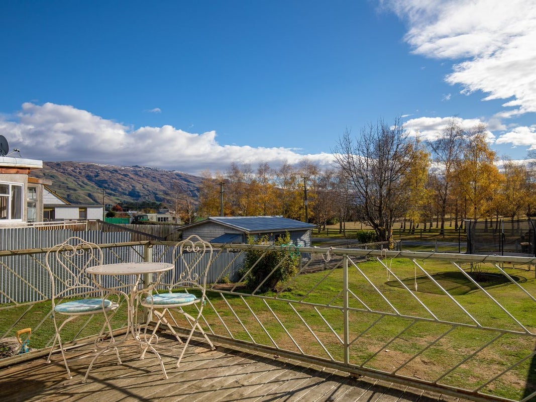 12 Domain Road, Ettrick, Roxburgh - Carousel 1