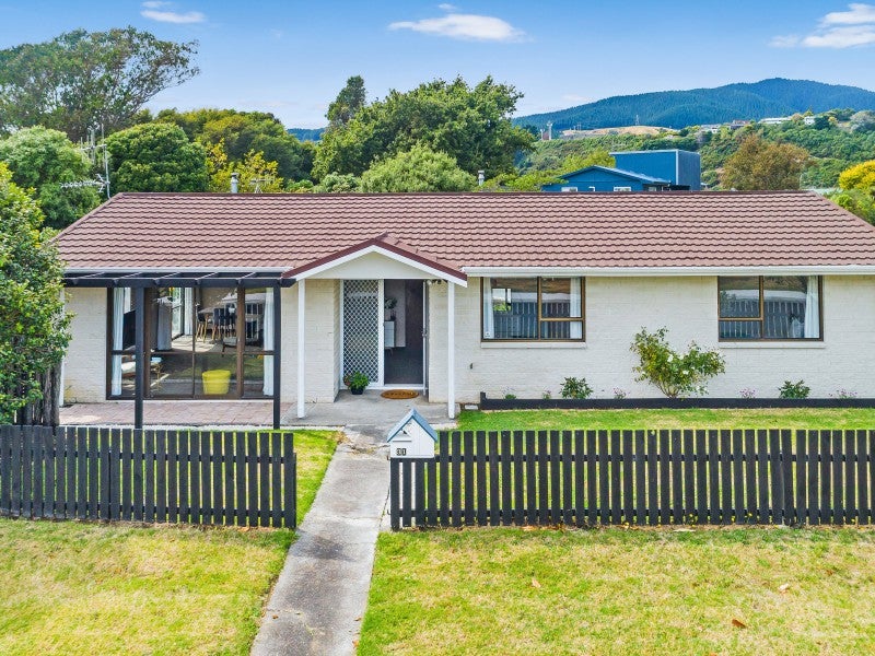 31A Manawa Avenue, Raumati Beach, Paraparaumu - Carousel 1
