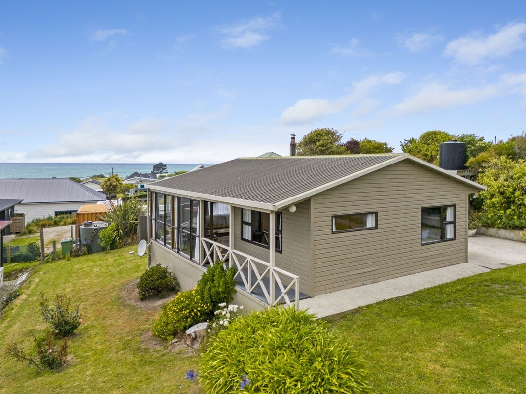 13 Stirling Street, Kakanui, Oamaru - Carousel 1