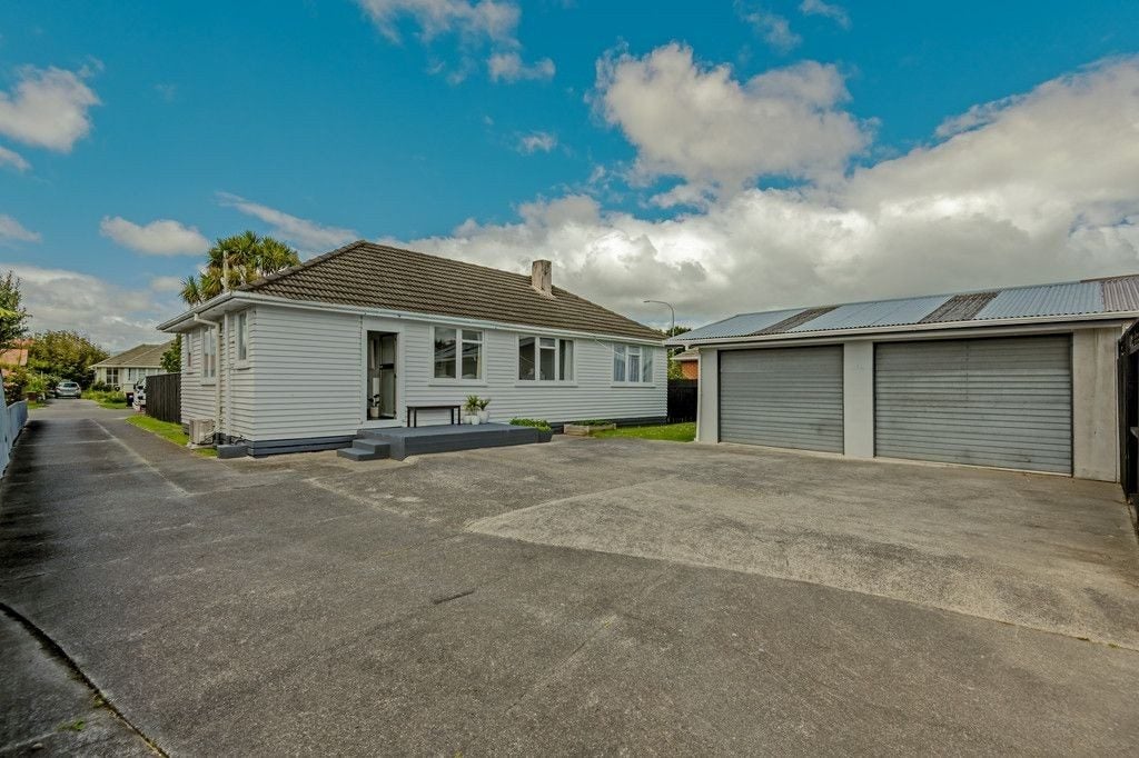 27 Ferguson Street, Awapuni, Palmerston North - Carousel 2