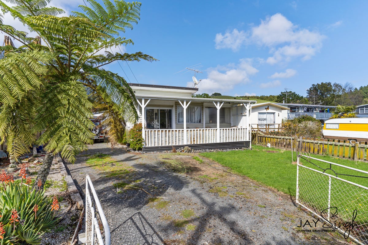 16 Bertram Road, Papakura - Carousel 2