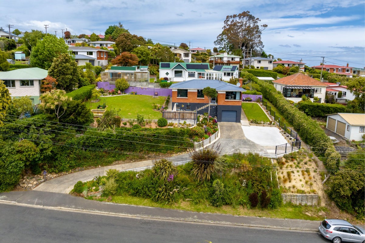 440 Pine Hill Road, Pine Hill, Dunedin - Carousel 1