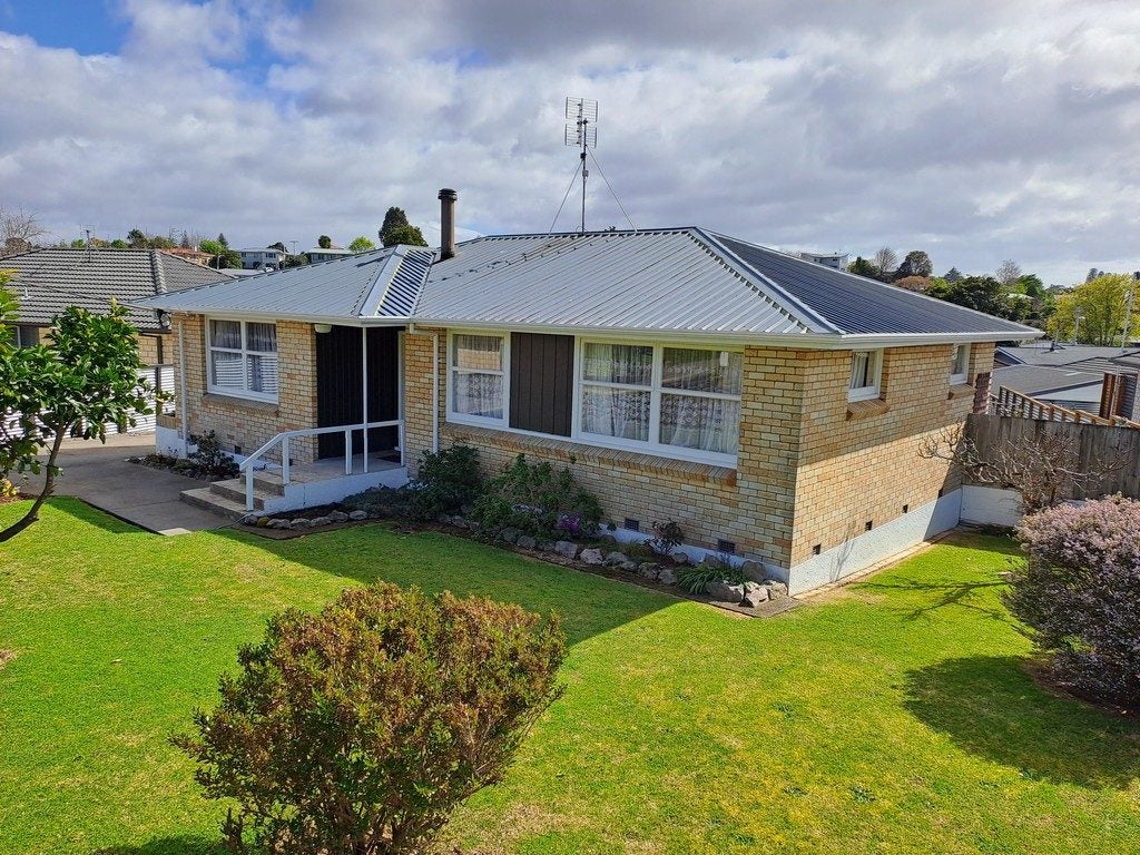 123 Sutherland Road, Brookfield, Tauranga - Carousel 1
