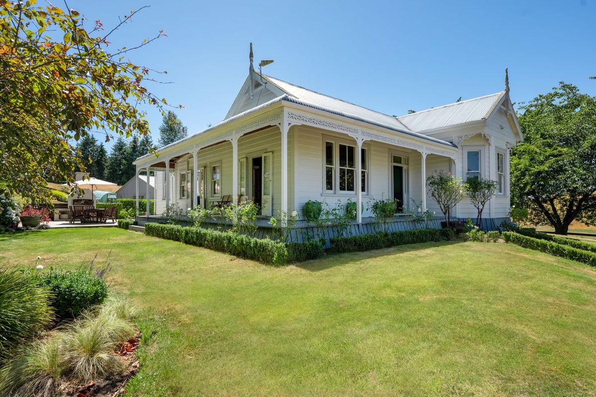 93 Oak Drive, Wairakei, Taupo - Carousel 1
