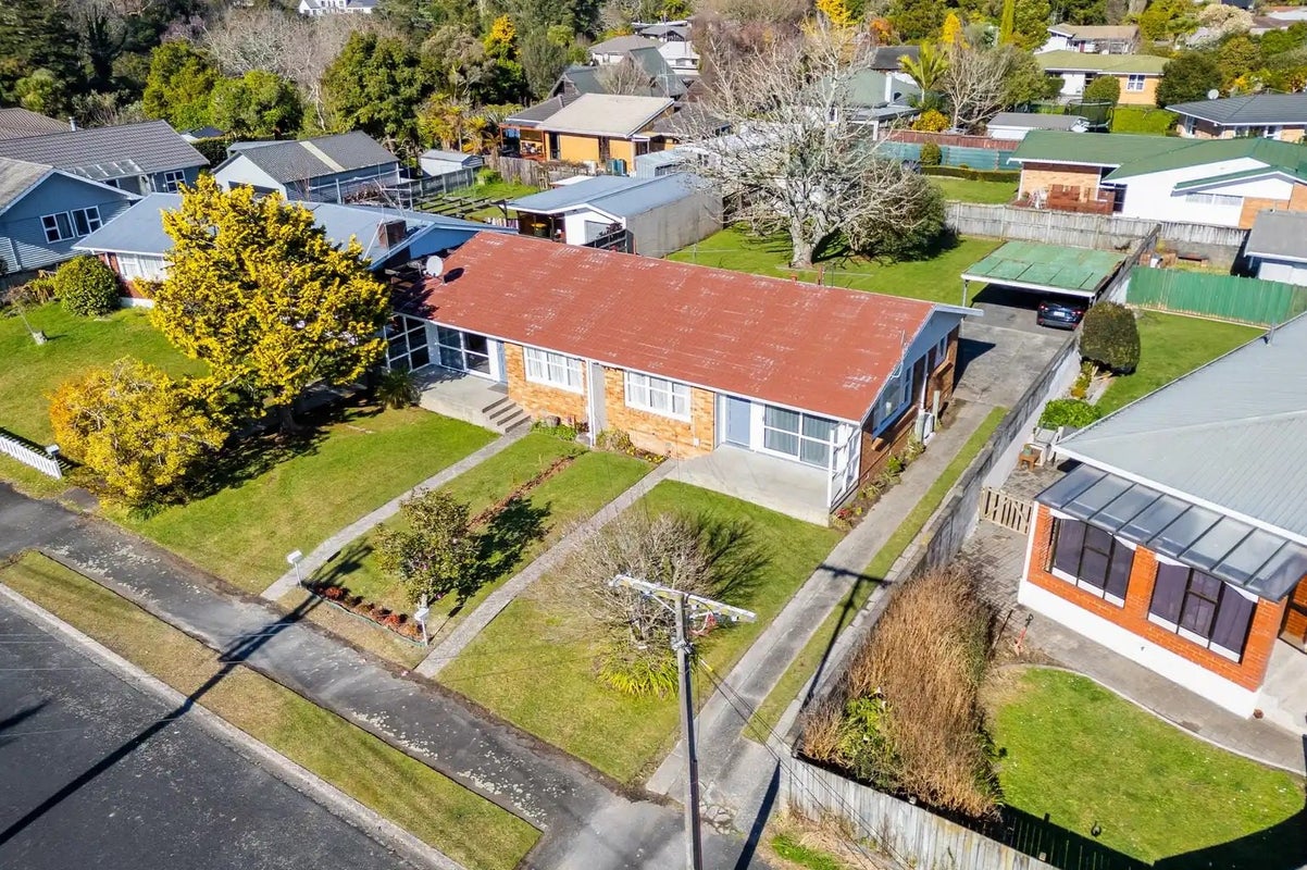 4 Cranwell Place, Hillcrest, Hamilton - Carousel 2