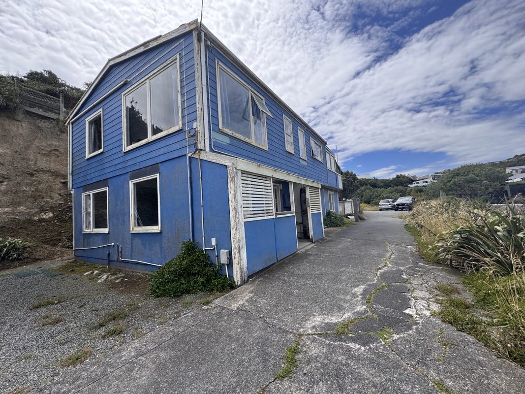 66 Owhiro Bay Parade, Owhiro Bay, Wellington - Carousel 23