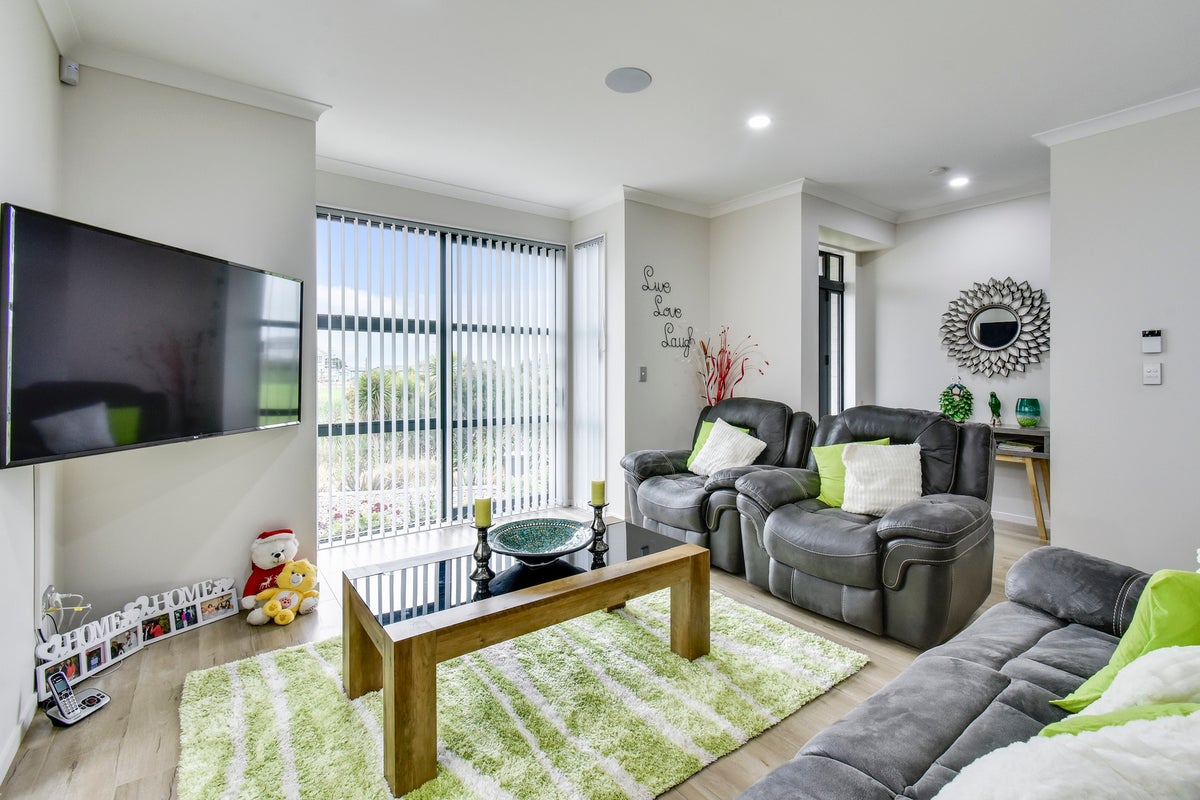 7 Taupinga Way, Takanini, Auckland - Carousel 2