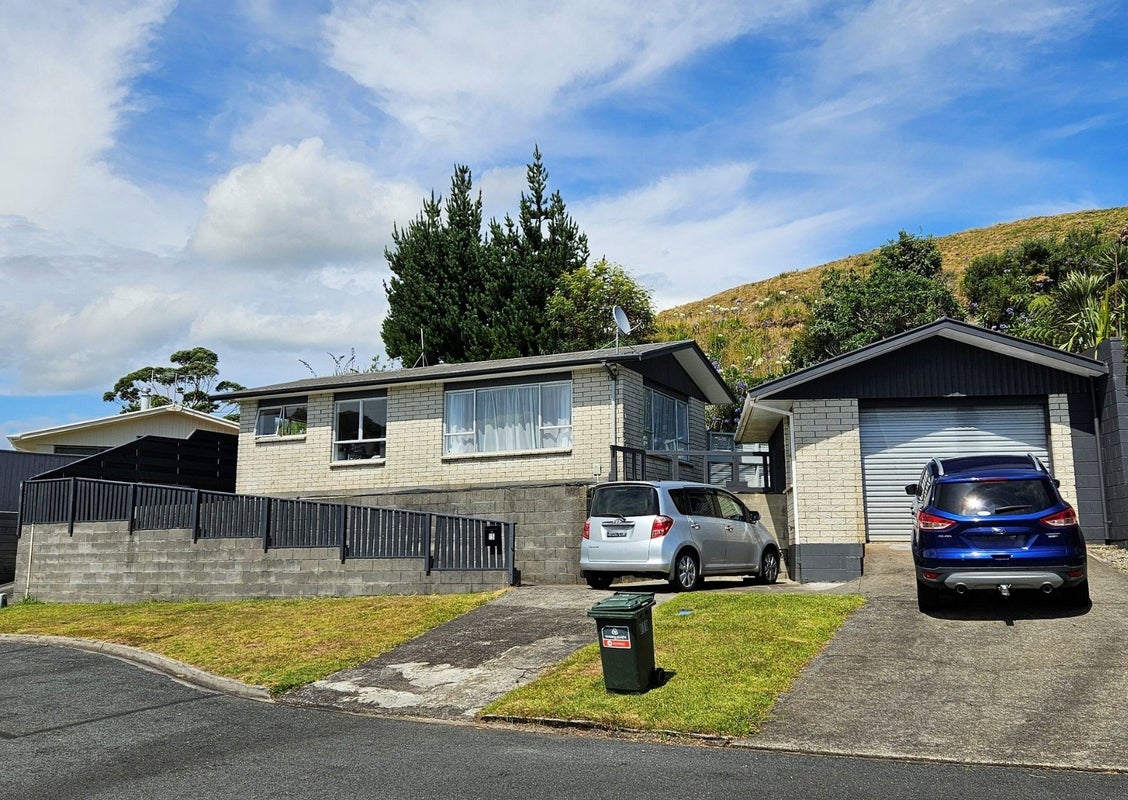 15 Shaldon Crescent, Blagdon, New Plymouth - Carousel 1