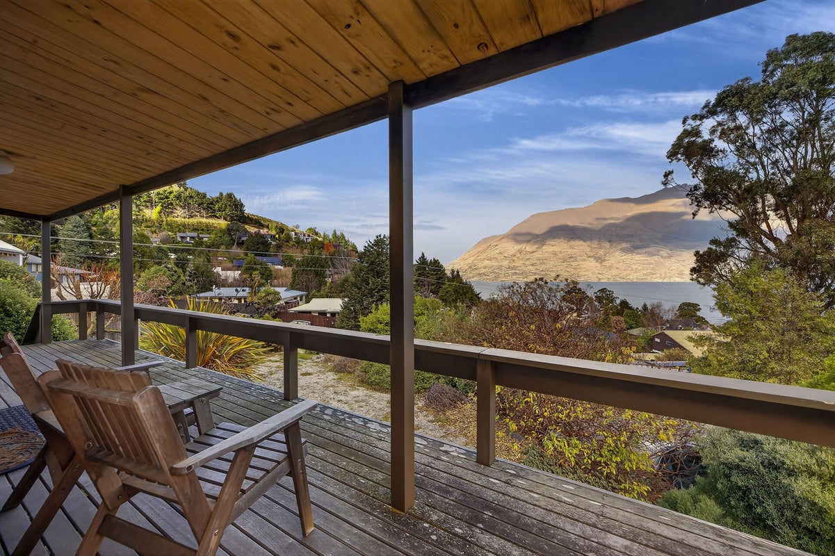 1 O'Learys Paddock, Fernhill, Queenstown - Carousel 2