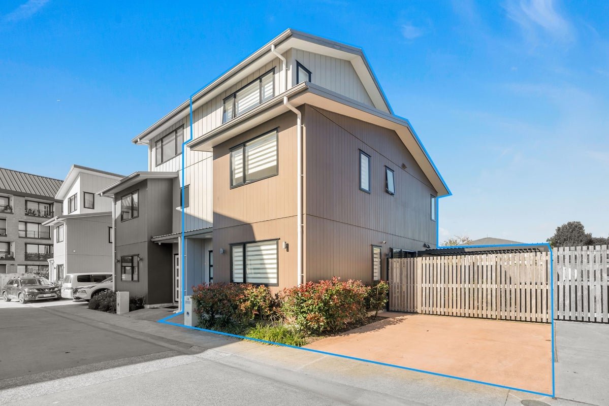 14 Eileen Newey Place, Henderson, Auckland - Carousel 1