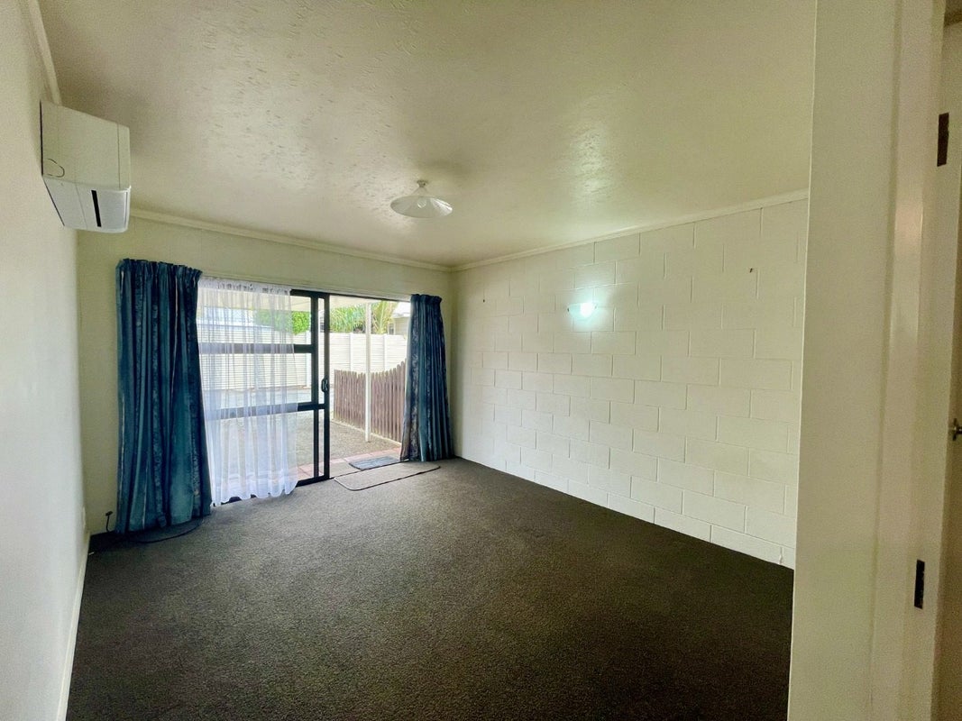 17F Surrey Road, Springvale, Whanganui - Carousel 2