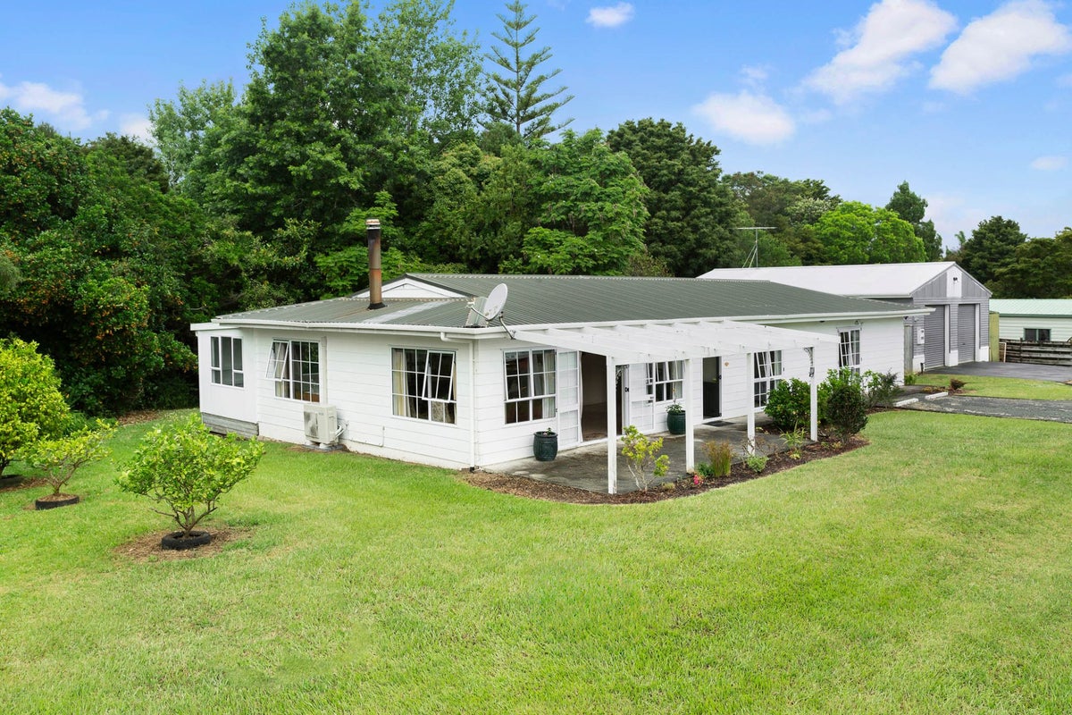 72 Tara Road, Kaiwaka - Carousel 1