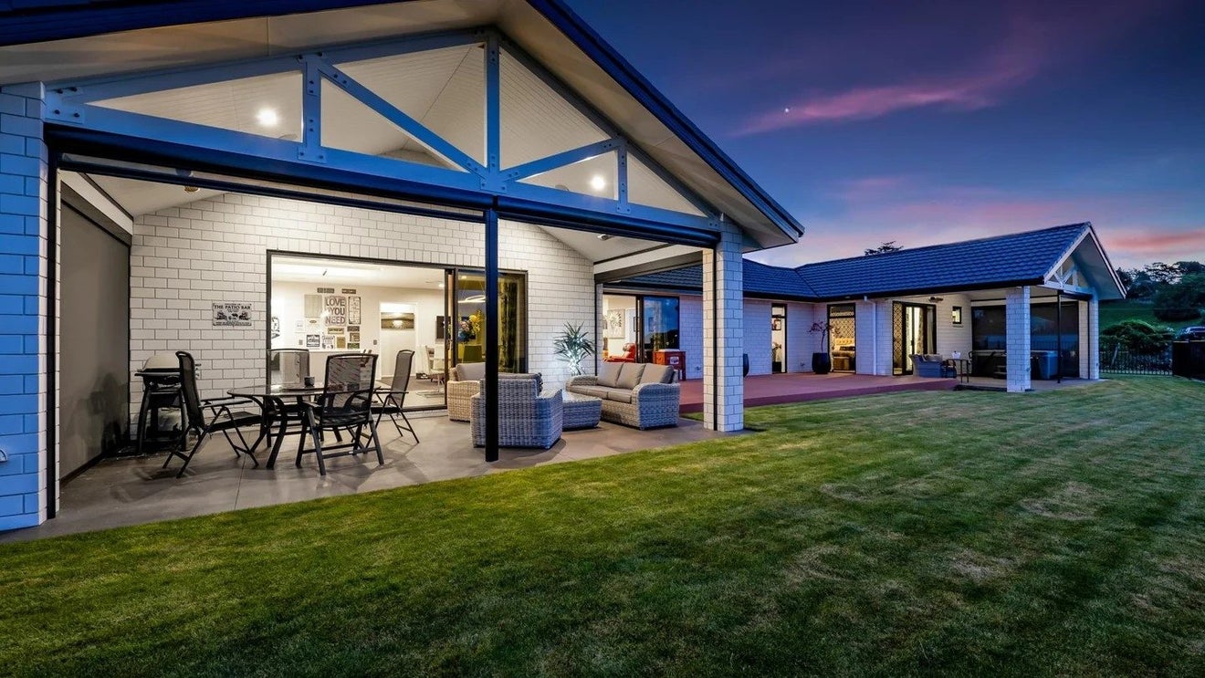 129 Smart Road, Glen Avon, New Plymouth - Carousel 1