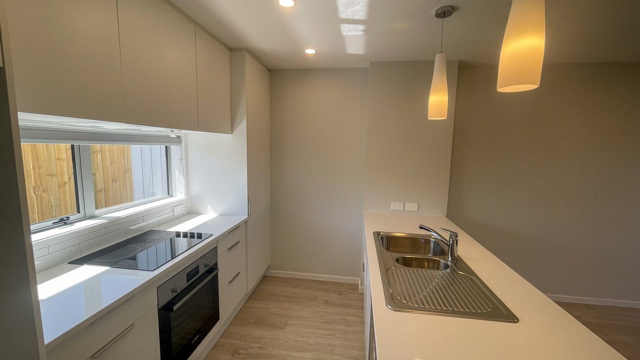 4/51 Wharf Road, Te Atatu Peninsula, Auckland - Carousel 1