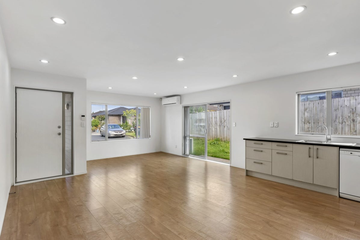 15 Austin Brave Place, Favona, Auckland - Carousel 2