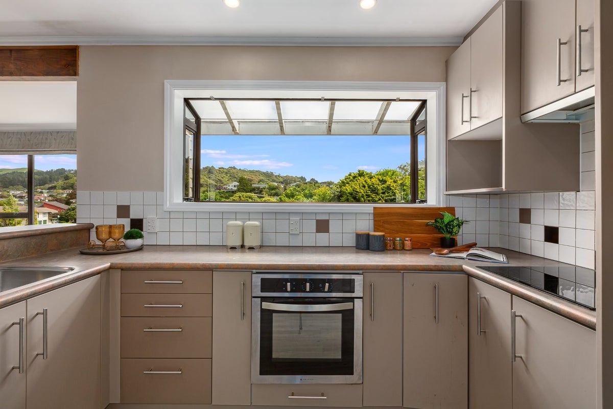 19 The Companionway, Whitby, Porirua - Carousel 2