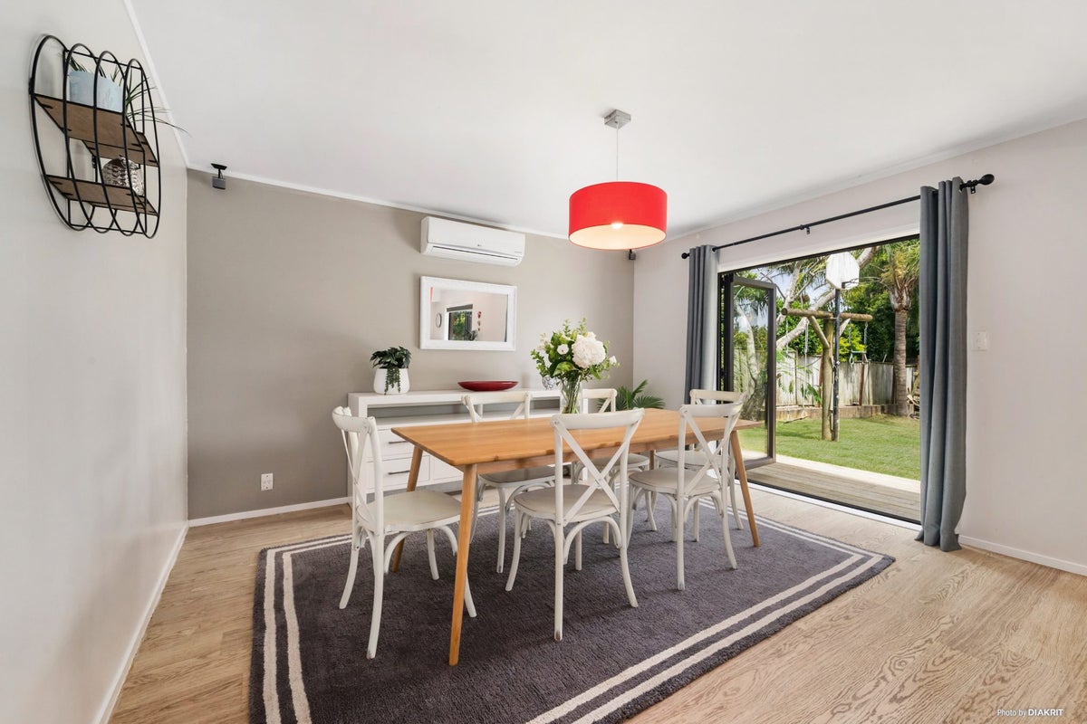 4 Orewa Street, Torbay, Auckland - Carousel 2