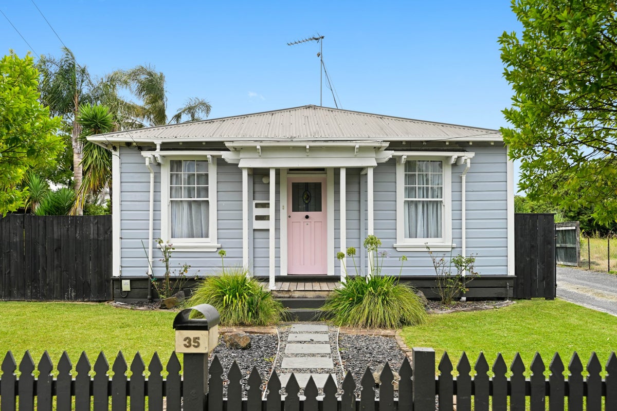 35 Rifle Range Road, Dinsdale, Hamilton - Carousel 1