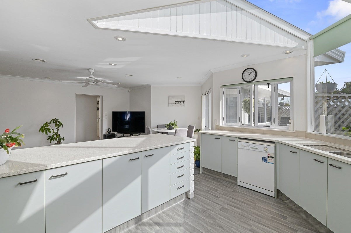 32 Easton Way, Levin, Levin - Carousel 2