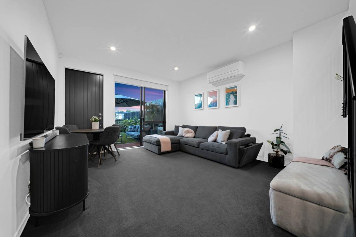 14 Serpent Road, Flat Bush, Auckland - Carousel 2
