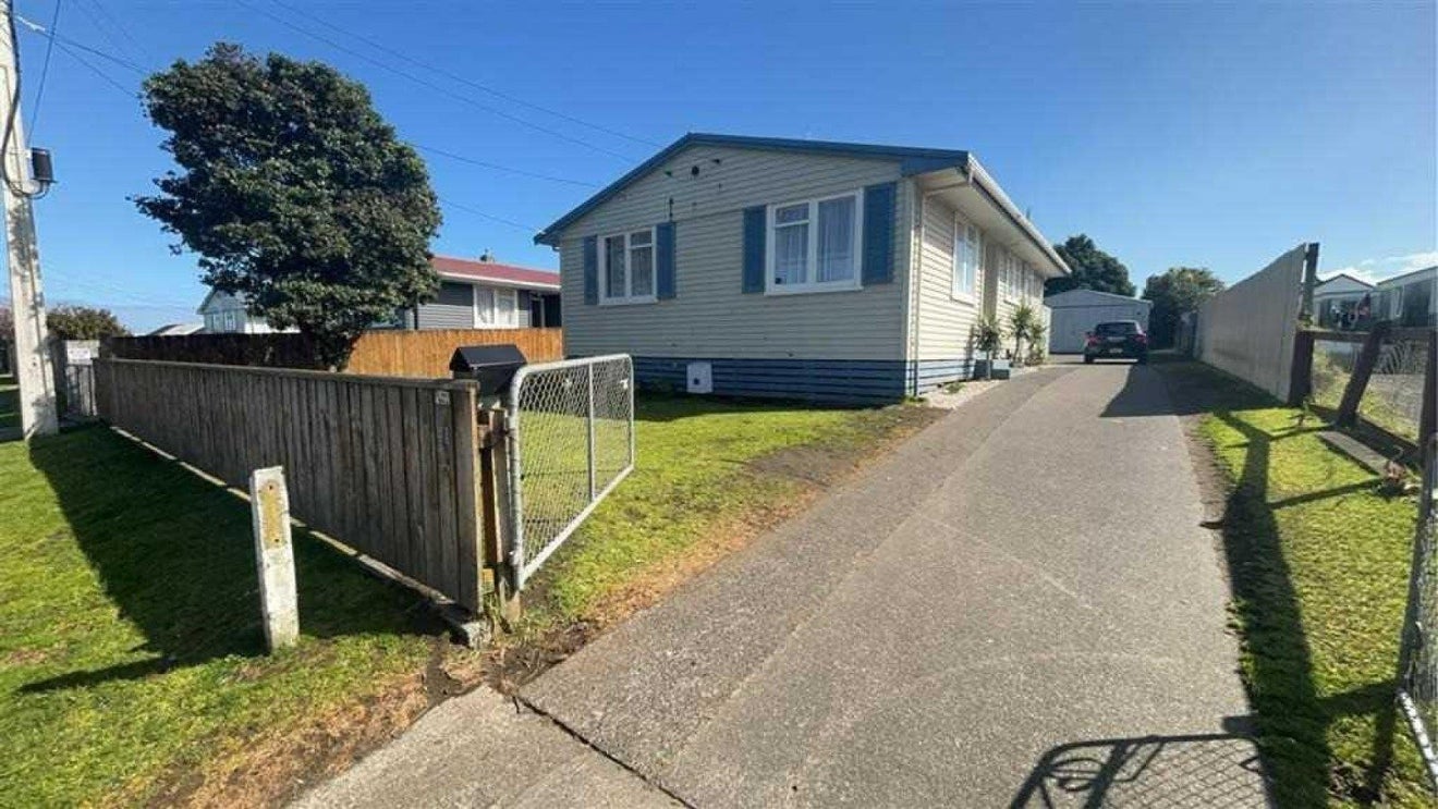 41 Matipo Street, Castlecliff, Whanganui - Carousel 1