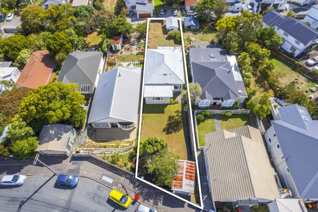 88 Waipapa Road, Hataitai, Wellington - Carousel 1